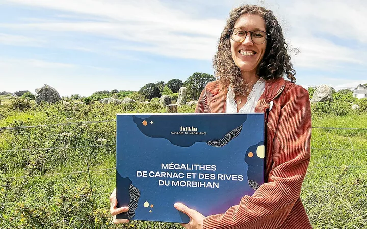 « Le dossier Unesco, c’est préserver et transmettre » : à Carnac, la fierté de Victoire Dorise, directrice des Paysages de Mégalithes